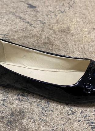 Жіночі балетки