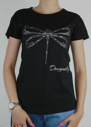 Трендова базова чорна футболка dragonfly