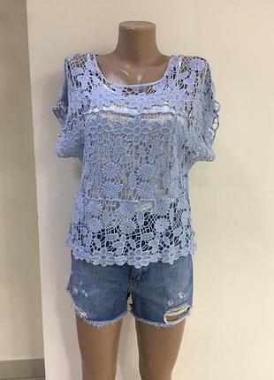 Мережевна блакитна футболка