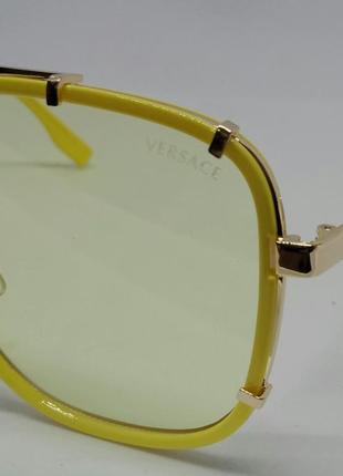 Versace стильные кислотные женские солнцезащитные очки желтые в золотом металле3 фото