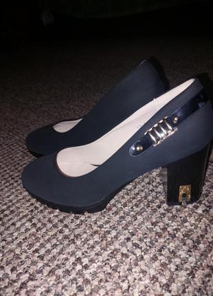 Туфлі жіночі