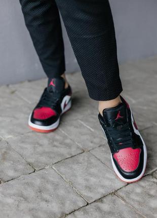 Жіночі шкіряні кросівки nike air jordan 1 low bred toe#найк1 фото