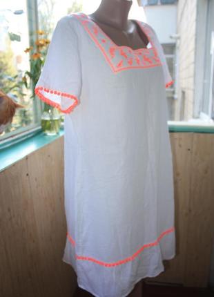 Белое натуральное платье с яркой вышивкой батал4 фото