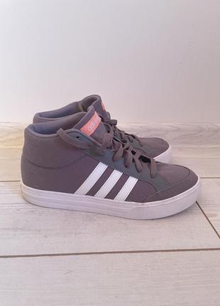 Кросівки adidas