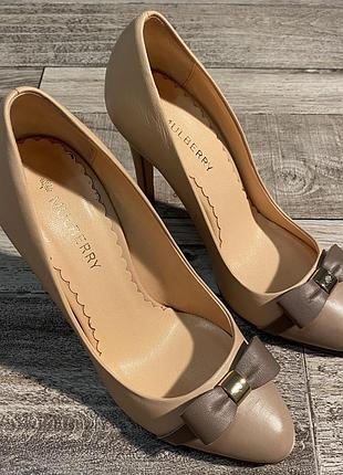 Туфлі шкіряні на підборах шпильці