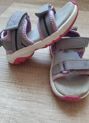 Босоножки от clarks
