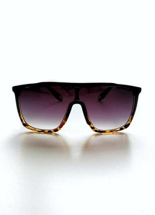 Солнцезащитные очки, очки-маска в стиле известного бренда.1 фото