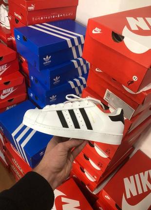 Кросівки adidas inikiжіночі кросівки адідас иники