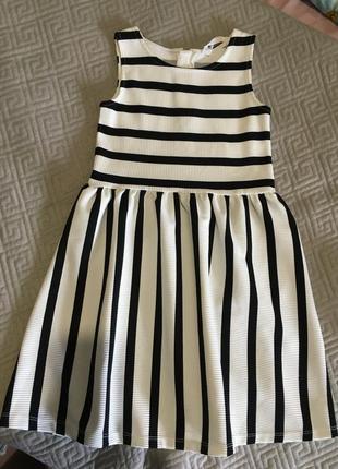 Красивое платье на девочку 6-8 лет