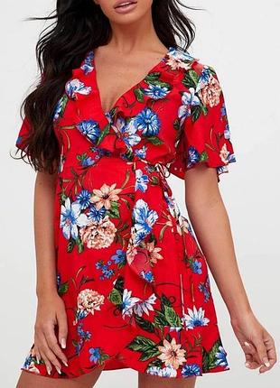 Прекрасна сукня на запах