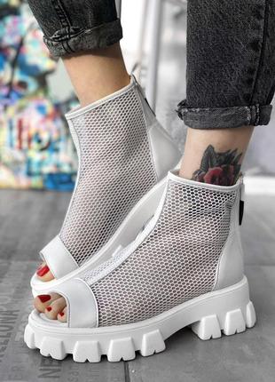 Жіночі босоніжки