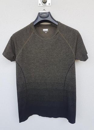 Футболка ergee