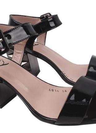 Босоножки на каблуке женские aquamarin лаковая натуральная кожа, цвет черный