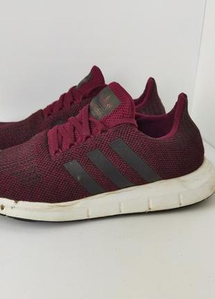 Кросівки adidas swift run