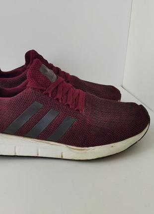 Кросівки dark adidas swift run3 фото