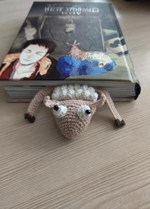 В'язана закладка для книги 3