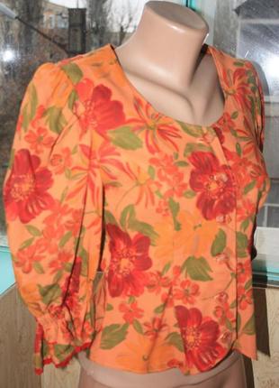 Блуза с цветочным принтом в баварском стиле4 фото