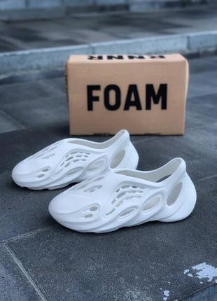 Adidas yeezy foam runner white мужские тапки адидас6 фото