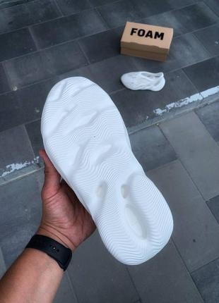 Adidas yeezy foam runner white мужские тапки адидас8 фото