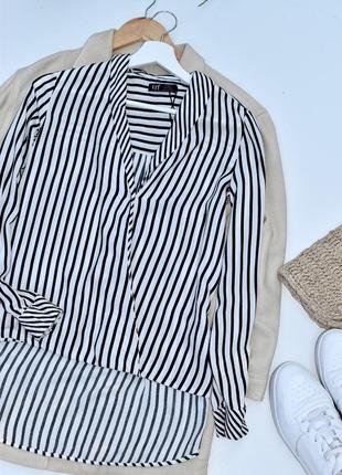 Zara стильна блуза в чорно білу полоску 100% віскоза