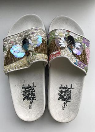 Стильные шлёпанцы xti the perfect pair.