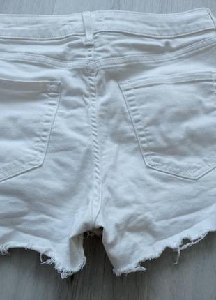 Белые короткие шорты2 фото