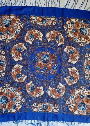 Голубой платок в цветочный принт с кисточками ahuse(94 см на 96 см)4 фото
