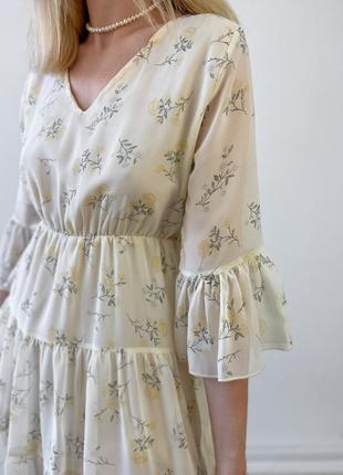 Шифонова молочна сукня в квітковий принт10 фото