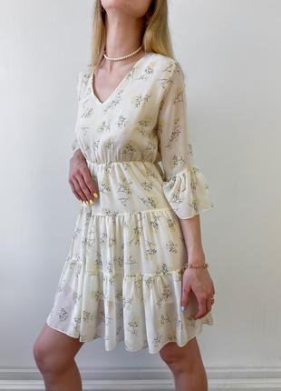 Шифонова молочна сукня в квітковий принт4 фото