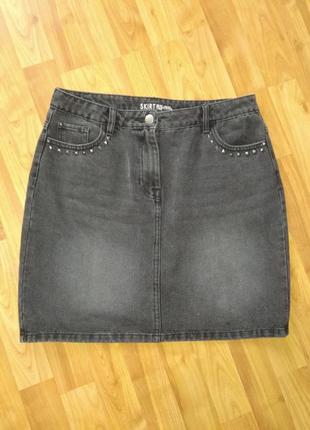 Стильная джинсовая юбкас шипами