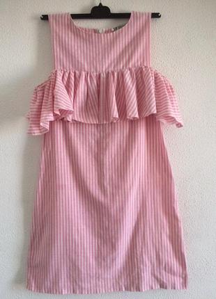 Розовое хлопковое платье в полоску с открытыми плечами5 фото