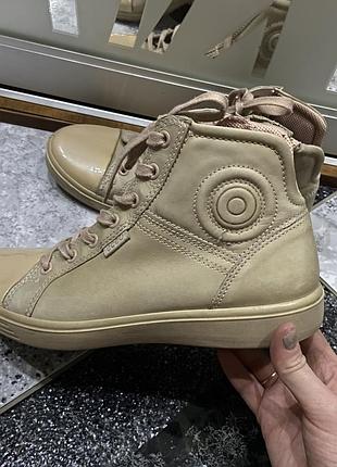 Высокие кеды ecco