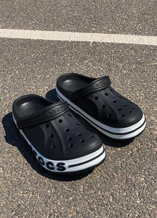 Жіночі кросівки, тапочки, сланці crocs