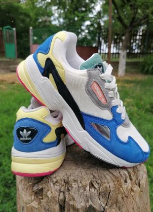 Жіночі кросівки adidas falcon