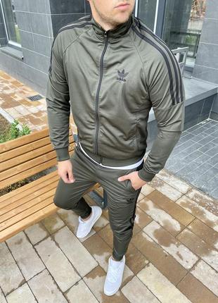 Спортивный костюм adidas