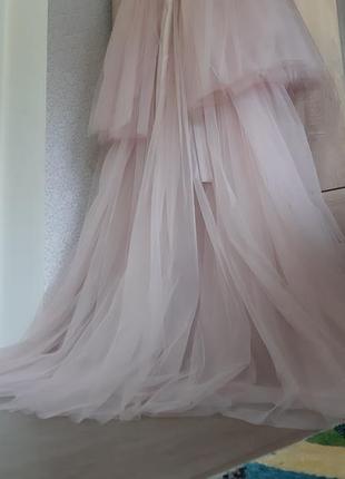 Самая необыкновенная юбка со шлейфом на платье3 фото