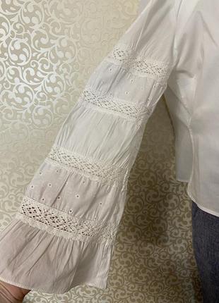 Біла блуза з вишитими рукавами mexx4 фото