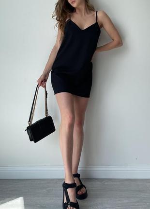 Чёрное трикотажное мини платье5 фото