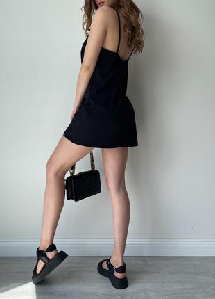 Чёрное трикотажное мини платье