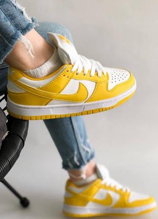 Жіночі кросівки nike dunk low yellow6 фото