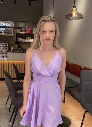 Шовкове коротке плаття зі спідницею сонце і відкритою спиною