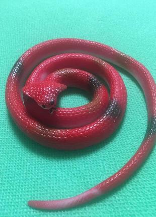 Іграшка змія резинова червоного кольору, декор на хеллоуїн, чудова прикраса хеллоуін, розмір 80 см5 фото