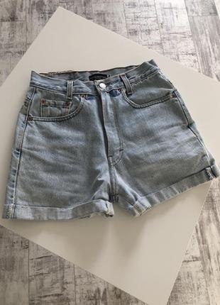 Круті шорти джинсові жіночі levi’s