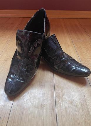 Лаковые туфли