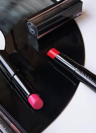 Помада givenchy rouge interdit vinyl color lipstick 061 фото