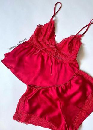 Красная сатиновая пижама victoria’s secret с кружевом4 фото