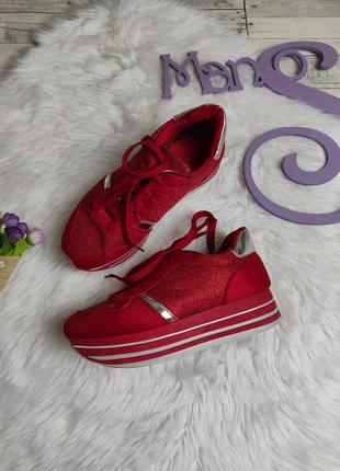 Женские кроссовки красные блестящие текстиль на платформе 38 размер1 фото