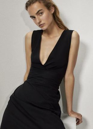 Шикарное чёрное новое длинное платье с v-образным вырезом  из новой коллекции massimo dutti размер m,l