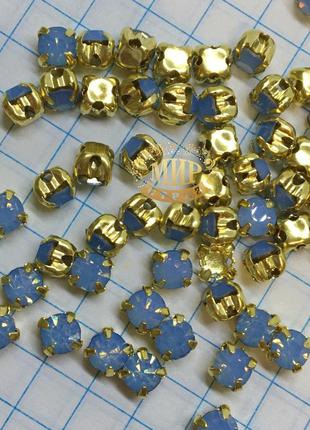 Круглые стразы чатоны в золотых цапах, размер 4мм, цвет blue opal, 1шт
