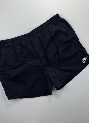 Вінтажні нейлонові шорти nike